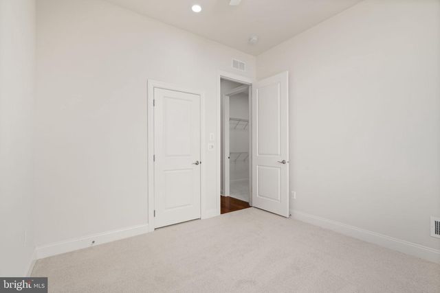 20851 SABER JET PL, Ashburn, VA 20147