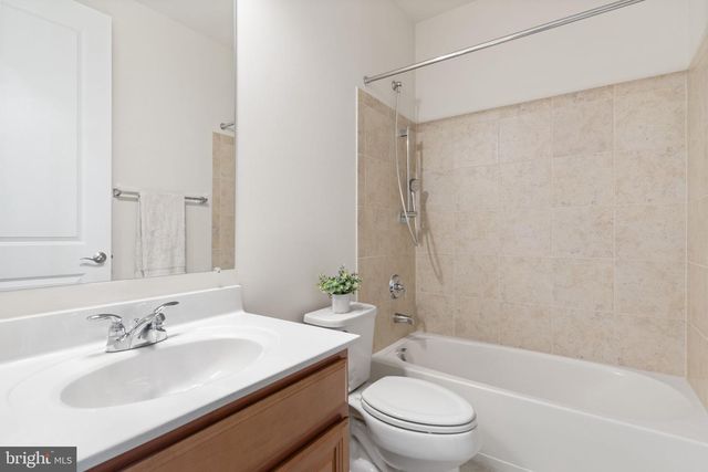 20851 SABER JET PL, Ashburn, VA 20147