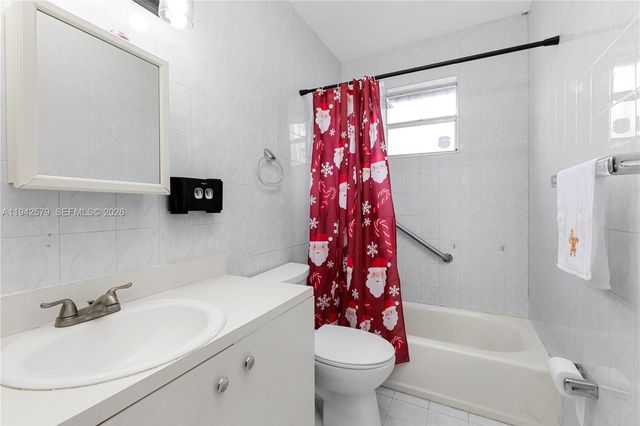 2818 SW 2nd St, Miami, FL 33135