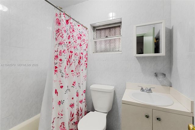 2818 SW 2nd St, Miami, FL 33135