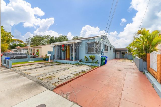 2818 SW 2nd St, Miami, FL 33135