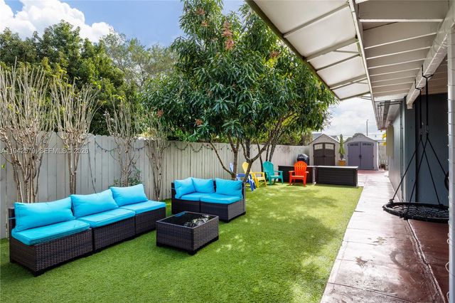 2818 SW 2nd St, Miami, FL 33135