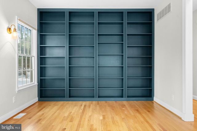 1 BRADDOCKS MILL RD, Medford, NJ 08055