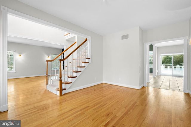 1 BRADDOCKS MILL RD, Medford, NJ 08055