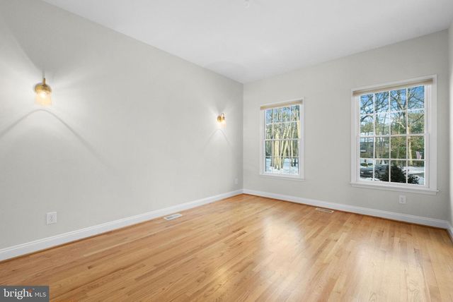 1 BRADDOCKS MILL RD, Medford, NJ 08055