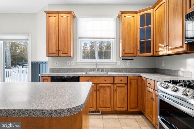 1 BRADDOCKS MILL RD, Medford, NJ 08055