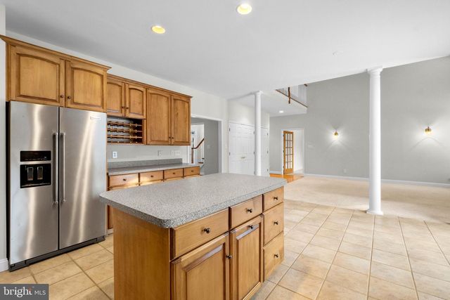 1 BRADDOCKS MILL RD, Medford, NJ 08055