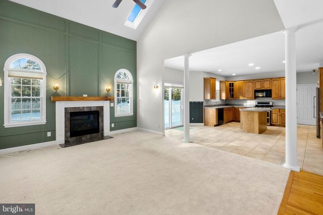 1 BRADDOCKS MILL RD, Medford, NJ 08055