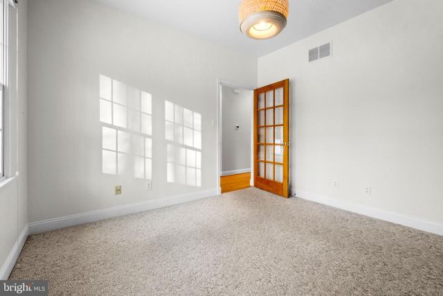 1 BRADDOCKS MILL RD, Medford, NJ 08055