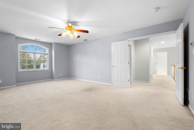 1 BRADDOCKS MILL RD, Medford, NJ 08055