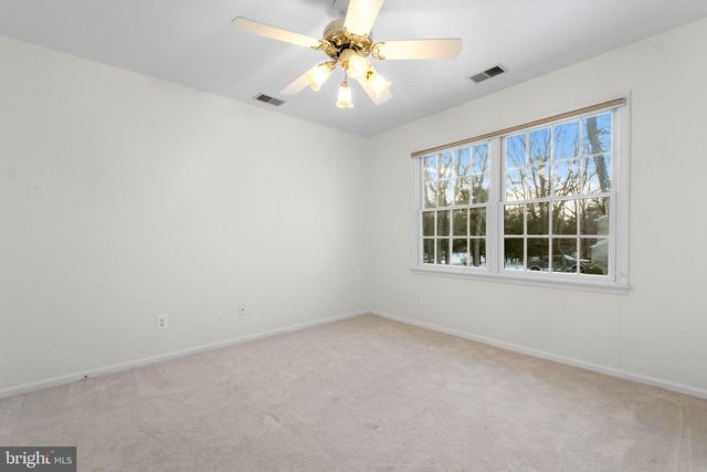 1 BRADDOCKS MILL RD, Medford, NJ 08055