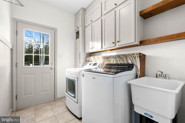 1 BRADDOCKS MILL RD, Medford, NJ 08055