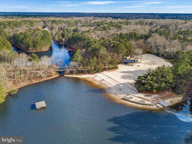 1 BRADDOCKS MILL RD, Medford, NJ 08055