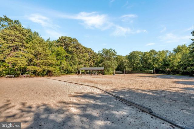 1 BRADDOCKS MILL RD, Medford, NJ 08055