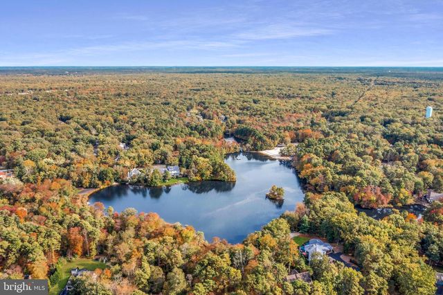 1 BRADDOCKS MILL RD, Medford, NJ 08055