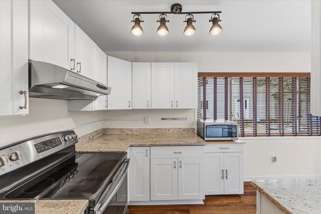 328 RENEAU WAY, Herndon, VA 20170