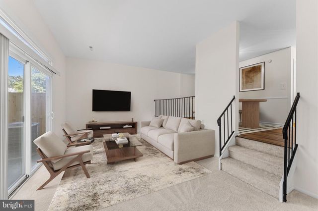 328 RENEAU WAY, Herndon, VA 20170