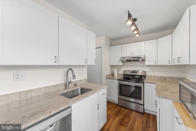 328 RENEAU WAY, Herndon, VA 20170