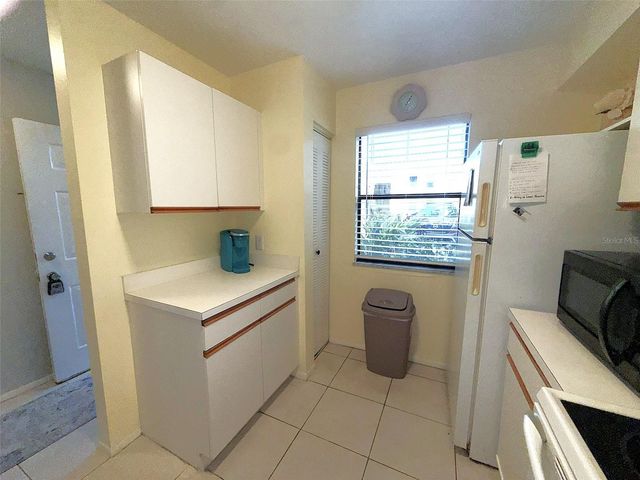 3001 58TH AVE S AVENUE S 805, St Petersburg, FL 33712