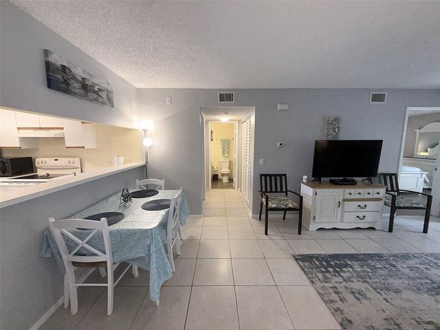3001 58TH AVE S AVENUE S 805, St Petersburg, FL 33712