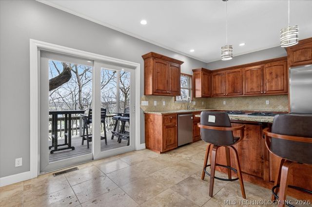 618 Kenwood Drive, Bartlesville, OK 74006