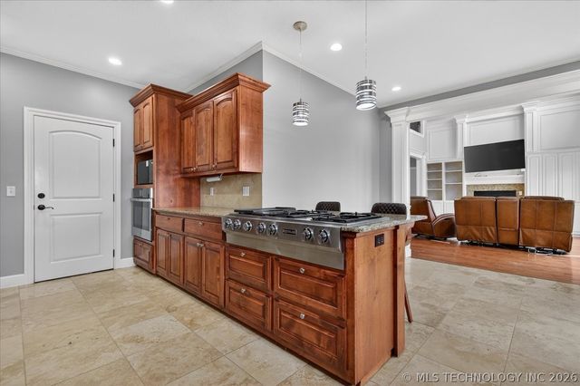 618 Kenwood Drive, Bartlesville, OK 74006