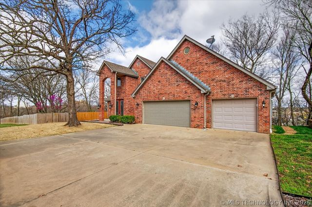 618 Kenwood Drive, Bartlesville, OK 74006