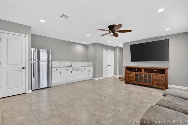 618 Kenwood Drive, Bartlesville, OK 74006