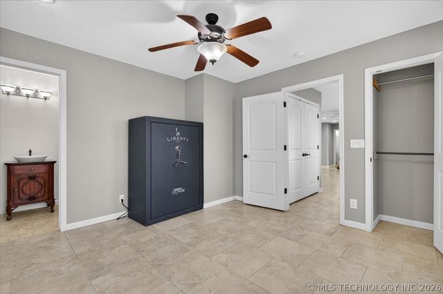 618 Kenwood Drive, Bartlesville, OK 74006