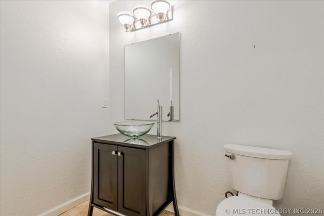 618 Kenwood Drive, Bartlesville, OK 74006