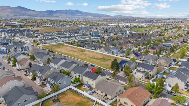 4953 W BERRY CREEK DR, Riverton, UT 84096