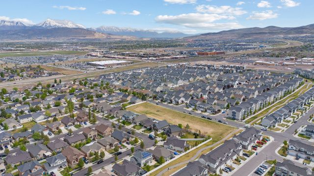 4953 W BERRY CREEK DR, Riverton, UT 84096