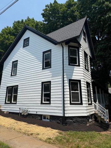 61 Church St, High Bridge Boro, NJ 08829