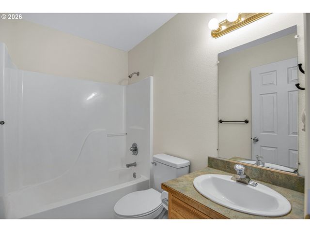 3187 Ne MOHAN Dr, Mc Minnville, OR 97128