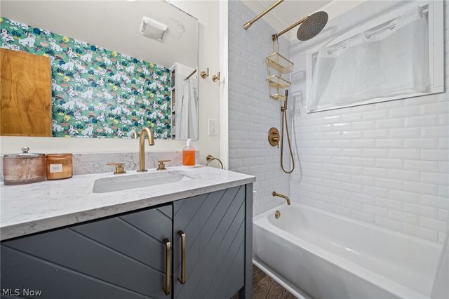 24917 Electric Drive, Bay Village, OH 44140