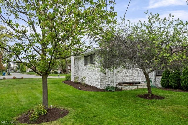 24917 Electric Drive, Bay Village, OH 44140