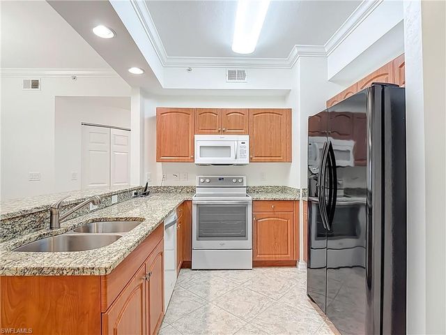 1108 Winding Pines CIR 104, Cape Coral, FL 33909