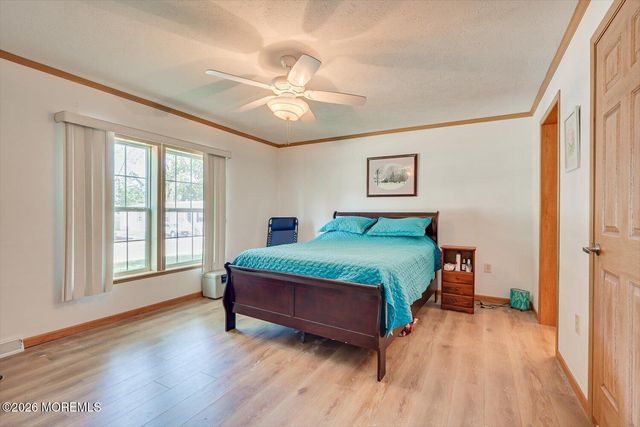 22 Easy Street, Freehold, NJ 07728
