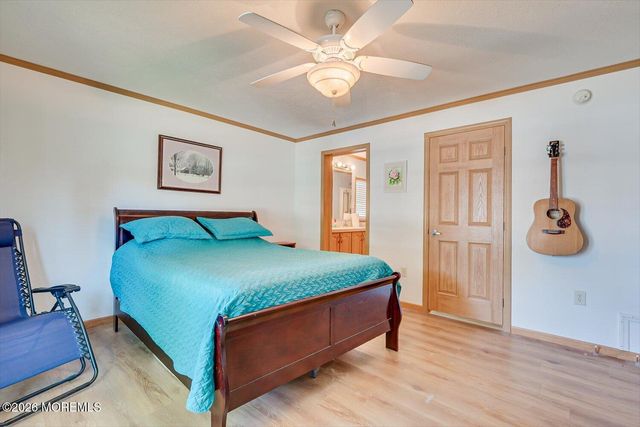 22 Easy Street, Freehold, NJ 07728