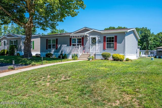 22 Easy Street, Freehold, NJ 07728