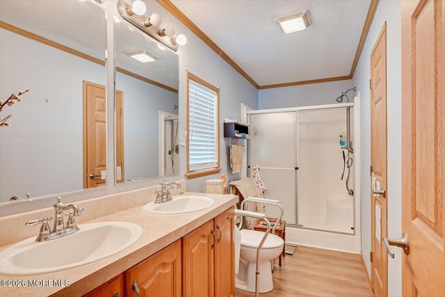 22 Easy Street, Freehold, NJ 07728