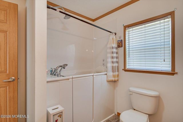 22 Easy Street, Freehold, NJ 07728