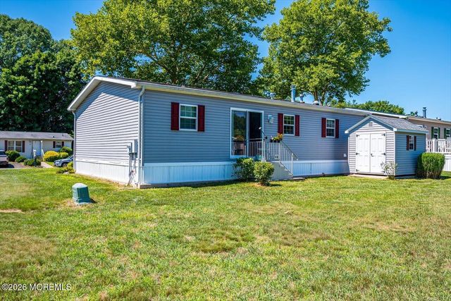 22 Easy Street, Freehold, NJ 07728