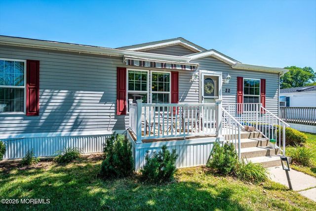 22 Easy Street, Freehold, NJ 07728