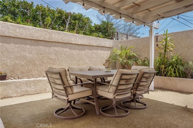 5255 W 141st Street, Hawthorne, CA 90250