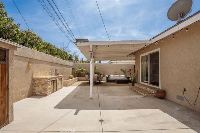 5255 W 141st Street, Hawthorne, CA 90250
