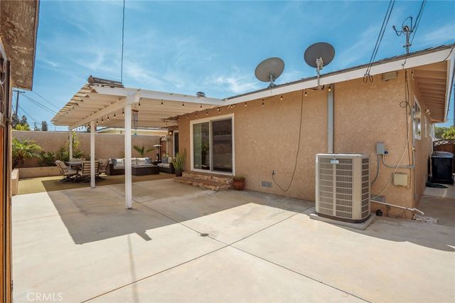 5255 W 141st Street, Hawthorne, CA 90250