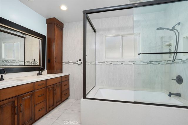 5255 W 141st Street, Hawthorne, CA 90250