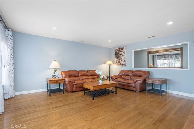 5255 W 141st Street, Hawthorne, CA 90250