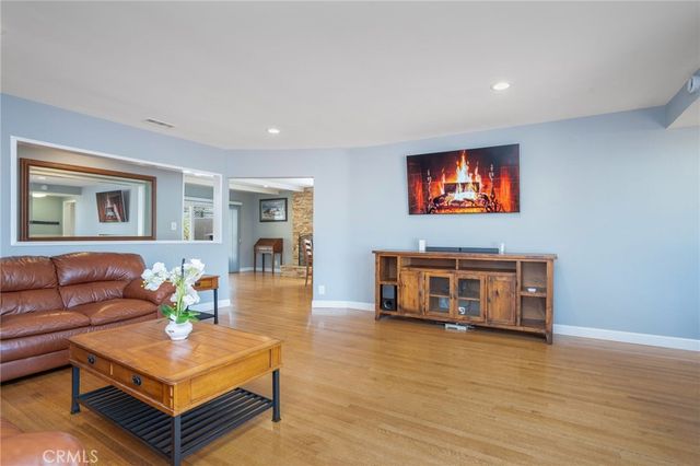 5255 W 141st Street, Hawthorne, CA 90250